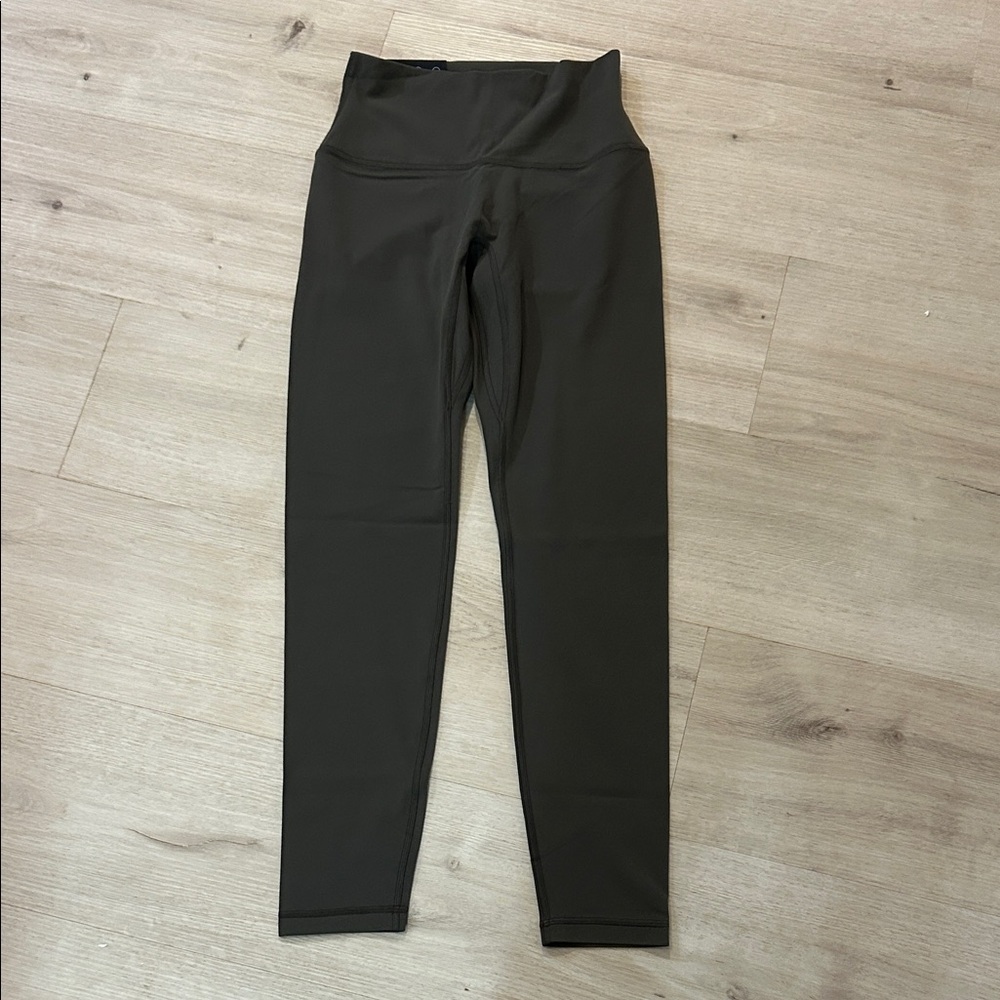 NWT Aritzia golden butter cheeky infinite hi rise leggings 26” olive green